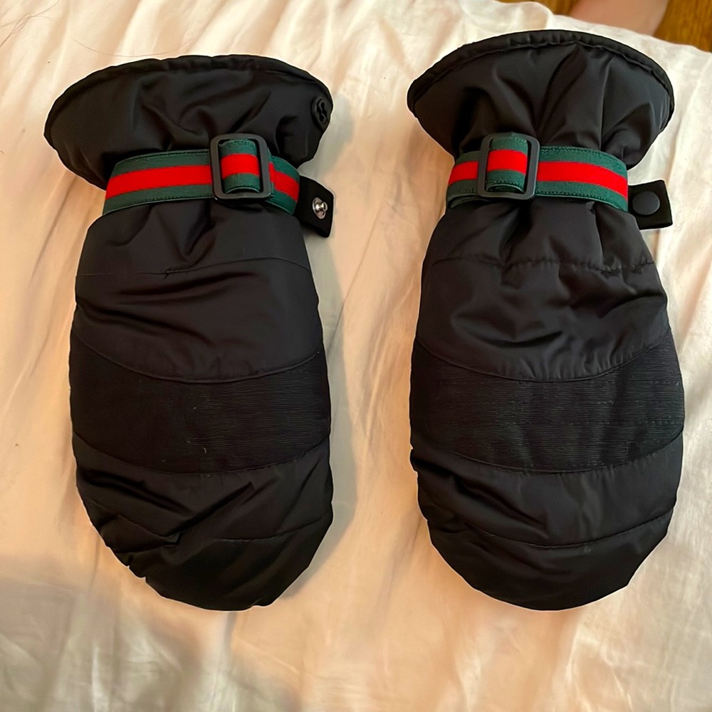 Gucci winter mittens for kids size 12 color black